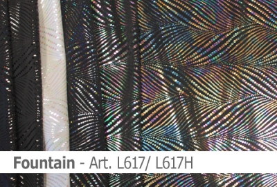 Diesen elastischen Badeanzugstoff mit Folienbeschichtung bieten wir in verschiedenen Farben an.